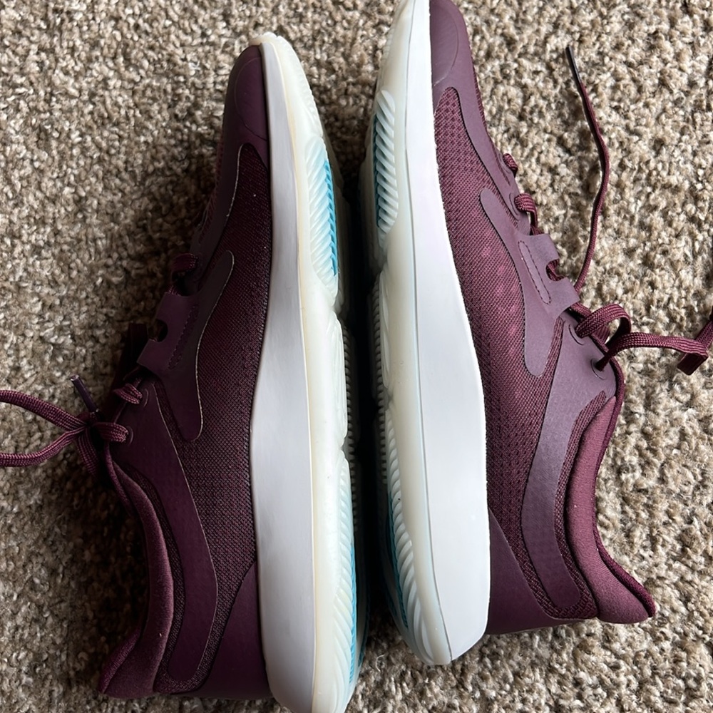 Lululemon Women's Burgundy Athletic Shoes NWOT - Picture 5 of 8